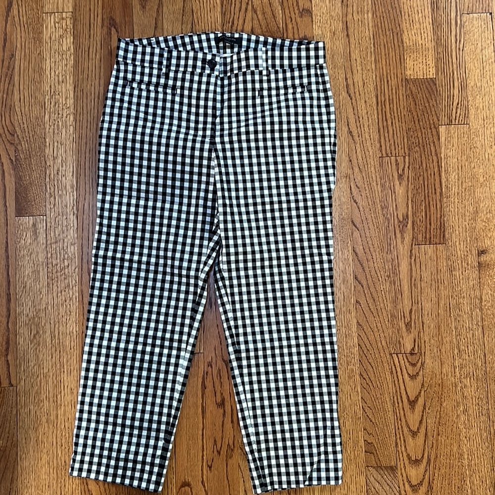 Ann Taylor Size 6P Checkered Dress Pant. Like new condition